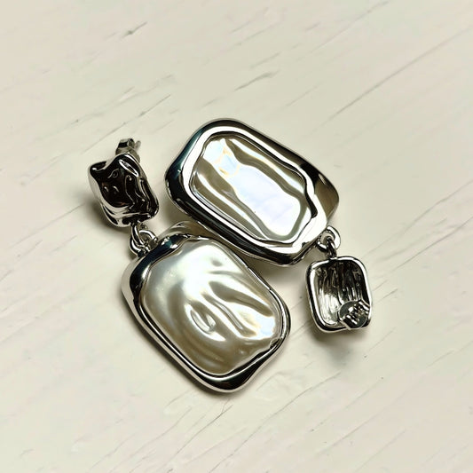 Lustra Silver Pearl Earrings